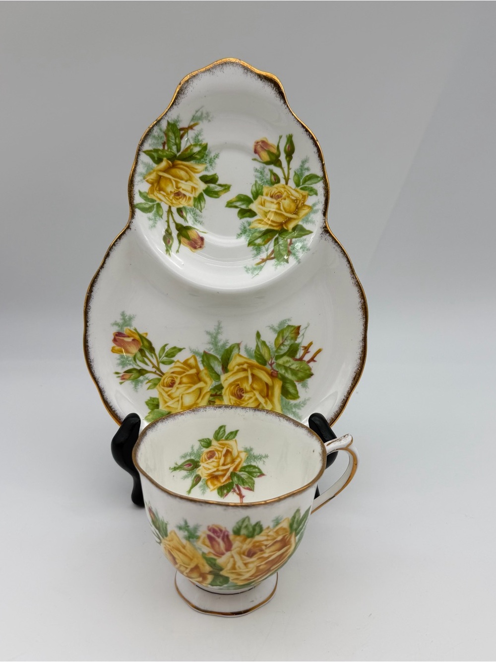 ROYAL ALBERT TEA ROSE YELLOW DESSERT SNACK PLATE & CUP SET TENNIS PLATE GOLD